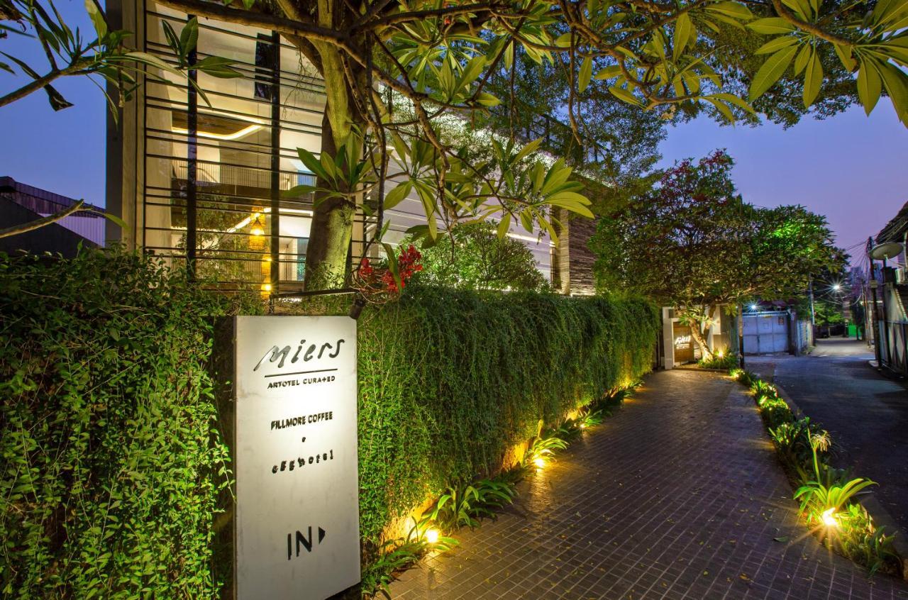 Miers Kuningan, Artotel Curated Джакарта Экстерьер фото