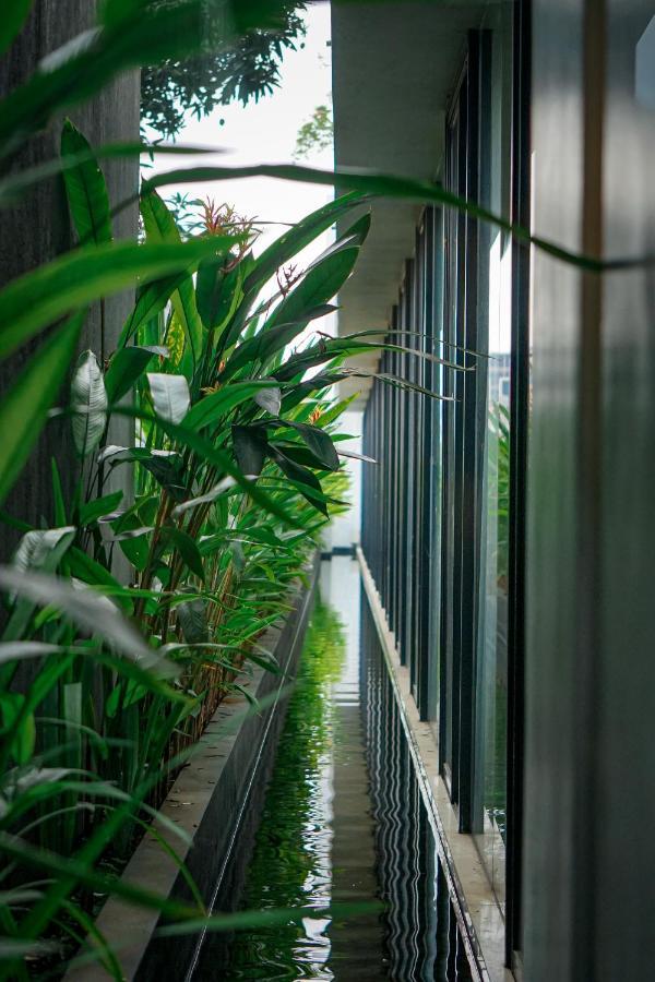 Miers Kuningan, Artotel Curated Джакарта Экстерьер фото