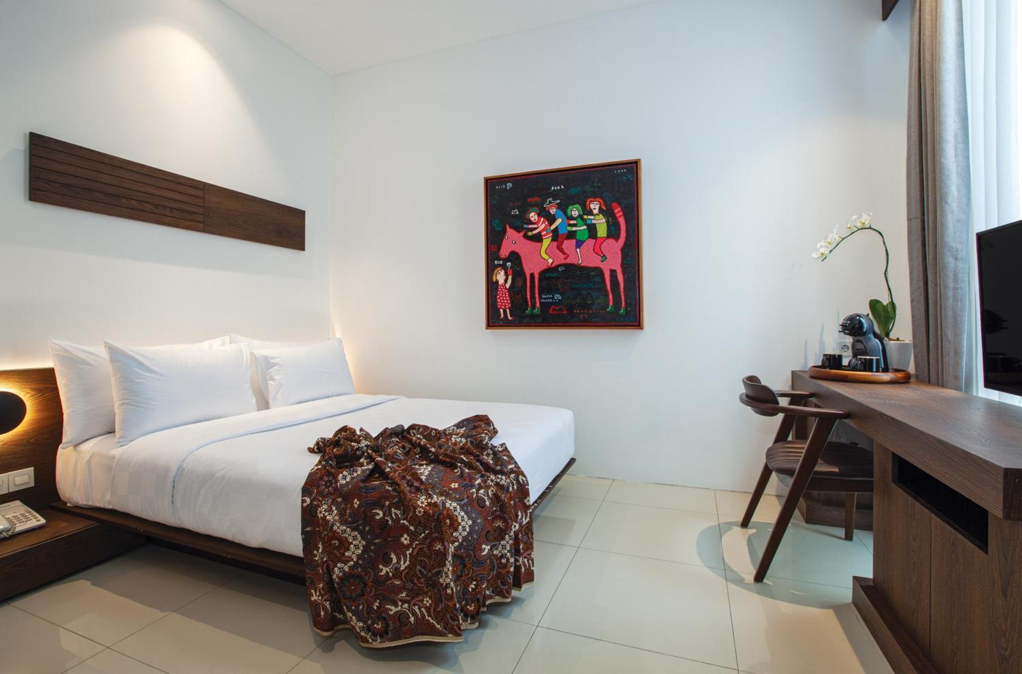 Miers Kuningan, Artotel Curated Джакарта Экстерьер фото