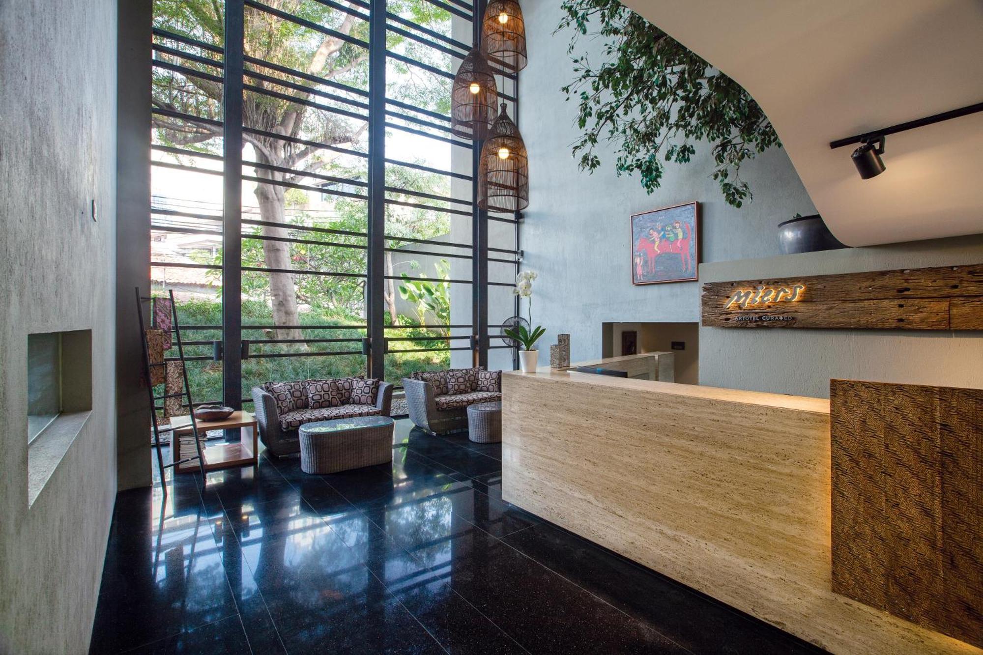 Miers Kuningan, Artotel Curated Джакарта Экстерьер фото